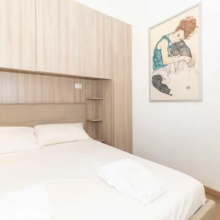 Porta Nuova & Parco Del Valentino Studio Apartment
