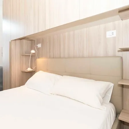 Porta Nuova & Parco Del Valentino Studio Apartment Turin