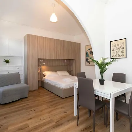 Porta Nuova & Parco Del Valentino Studio Apartment